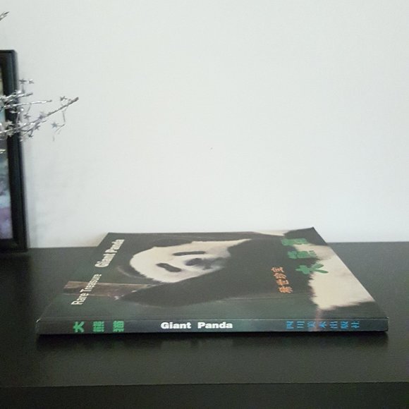 2/$20 Rare Treasure Giant Panda Photography Non-fiction - Picture 6 of 10